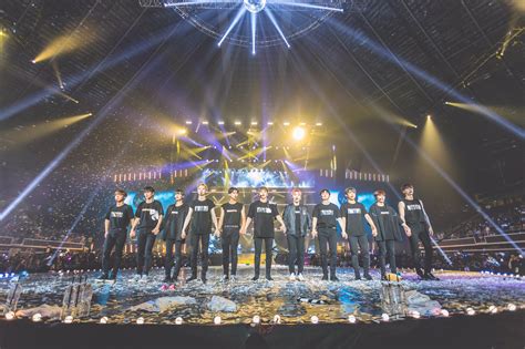 Wanna One 콘서트: วงการบันเทิงฟิลิปปินส์สั่นสะเทือน!